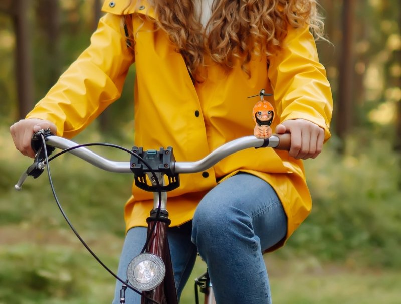 Winkee - Fahrrad Kätzchen | Maskottchen mit Helm und Propeller