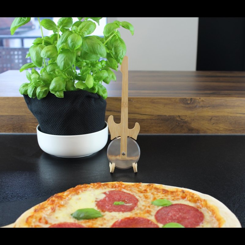 Gitarren Pizzaschneider mit Ständer